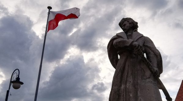  Pomnik Jana Kilińskiego w Trzemesznie.  
