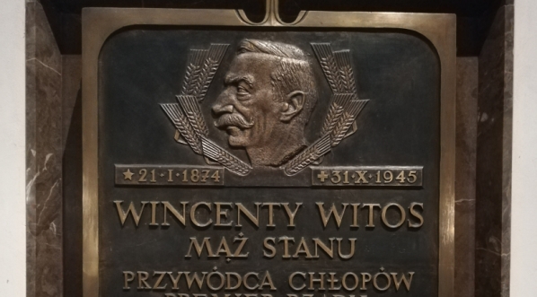  Epitafium Wincentego Witosa, Premiera RP, w Archikatedrze Św. Jana w Warszawie.  