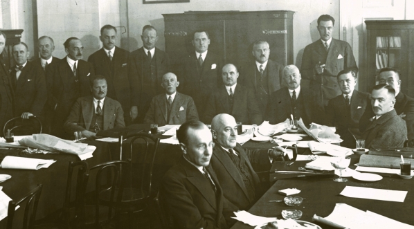  Posiedzenie Komisji Budowlanej w Ministerstwie Pracy i Opieki Społecznej w Warszawie z udziałem przedstawicieli instytucji ubezpieczeniowych 4.02.1930 r.  