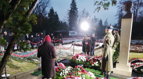  Przemówienie przedstawicielki rodziny po pogrzebie Maurycego Mochnackiego.  