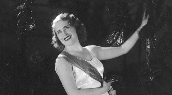  Tola Mankiewiczówna w operetce "Czar walca" w Teatrze Nowości w Warszawie w 1931 r.  