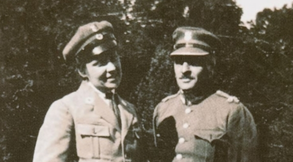  Maria Tarnowska i Włodzimierz Czetwertyński w mundurach ochotniczych w 1919 roku.  