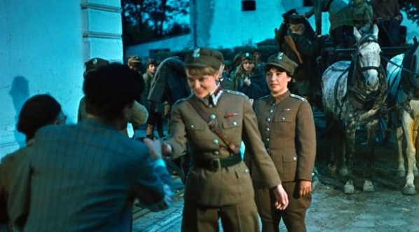  Scena z filmu "Rzeczpospolita babska" z 1969 roku.  