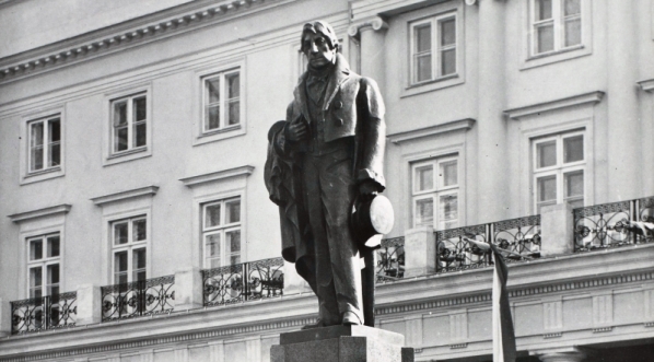  Odsłonięcie pomnika Wojciecha Bogusławskiego na placu Teatralnym w Warszawie, 27.09.1936 r.  