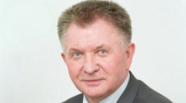  Senator V kadencji Longin Pastusiak.  