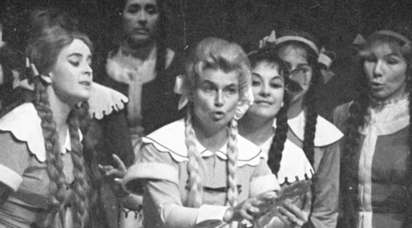  Pierwsza premiera operowa "Straszny Dwór" Stanisława Moniuszki w odbudowanym po zniszczeniach wojennych Teatrze Wielkim w Warszawie 20.11.1965 r.  