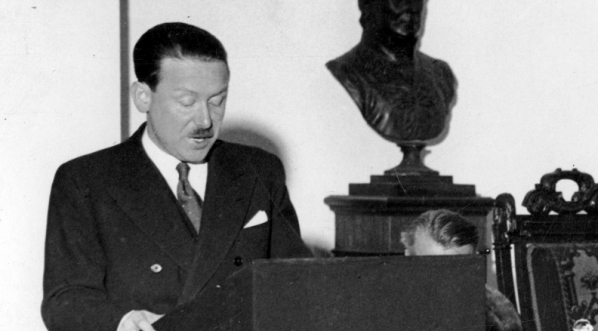  Odczyt prezesa PKO Henryka Grubera pod tytułem "Kilka problemów sytuacji światowej" w Wielkiej Sali Kolumnowej pałacu Staszica w Warszawie 10.01.1935 r.  