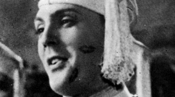  Aleksander Żabczyński w filmie "Manewry miłosne" z 1932 roku.  