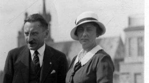  Stefan Nowiński z nierozpoznaną kobietą na dachu Pałacu Prasy w Krakowie w sierpniu 1928 r.  