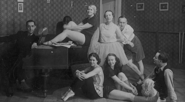  Próba zespołu  baletowego Jana Cieplińskiego w 1937 roku.  