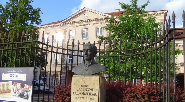  Instytut Głuchoniemych im. ks. Jakuba Falkowskiego na Placu Trzech Krzyży w Warszawie.  