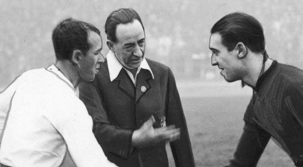  Mecz piłki nożnej Belgia - Polska na stadionie Heysel w Brukseli 16.02.1936 r.  