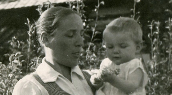  Wiktoria Ulma z dzieckiem.  