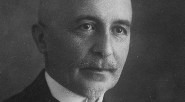  Włodzimierz Sieradzki - lekarz, profesor medycyny sądowej i higieny na Uniwersytecie Lwowskim.  