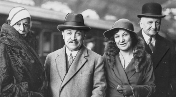  Podróż do Polski nowo mianowanego ambasadora Turcji Achmeda Ferit w maju 1932 r.  