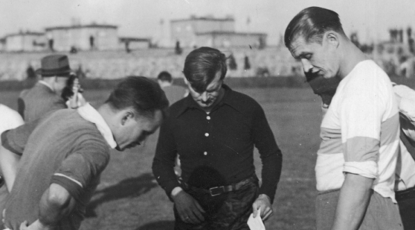  Mecz piłki nożnej Ruch Wielkie Hajduki - Towarzystwo Sportowe Wisła Kraków w Hajdukach Wielkich we wrześniu 1938 r.  