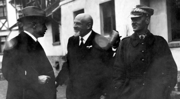  Poseł Seweryn Czetwertyński w towarzystwie generała Władysława Sikorskiego i byłego ministra rolnictwa Stanisława Janickiego.  