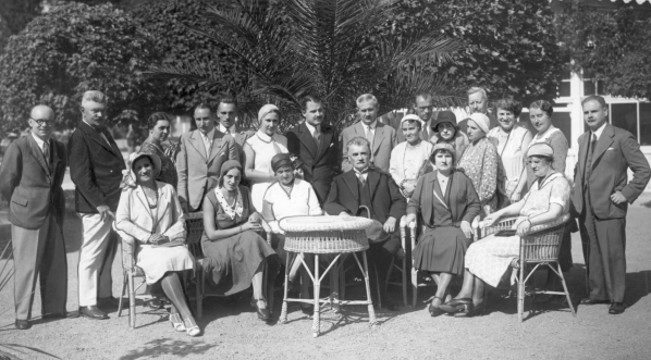  Wycieczka absolwentów Wydziału Lekarskiego Uniwersytetu Stefana Batorego w Wilnie do Truskawca we wrześniu 1932 roku.  
