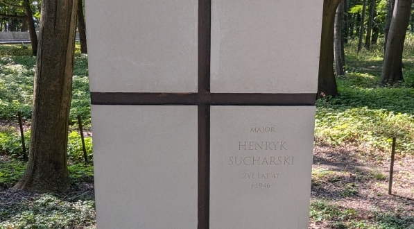 Grób majora Henryka Sucharskiego na Westerplatte.  