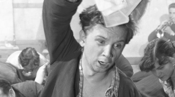  Roman Kłosowski w filmie Czesława Petelskiego "Baza ludzi umarłych" z 1958 r.  