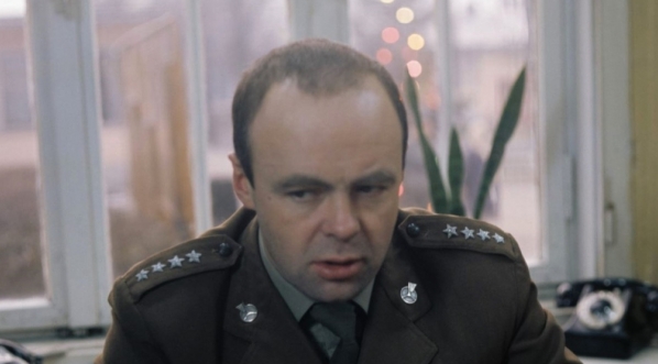  Stanisław Tym w filmie "Niespotykanie spokojny człowiek" z 1975 r.  