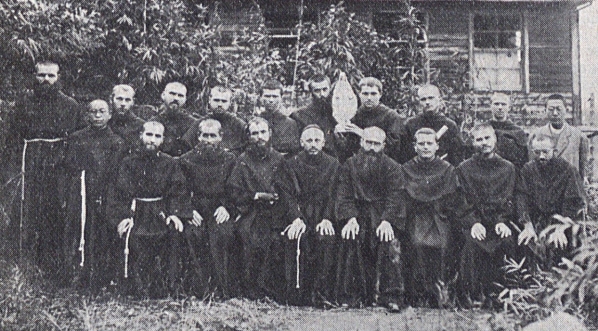  Mieszkańcy franciszkańskiego klasztoru w Nagasaki w listopadzie 1933 r.  