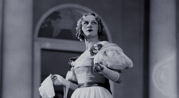  Teresa Suchecka w sztuce "Wychowanka" w Teatrze im. Juliusza Słowackiego w Krakowie we wrześniu 1935 r.  