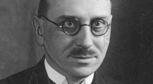  Doc. dr hab. Antoni Sabatowski, balneolog, zastępca naczelnego lekarza Ubezpieczalni Społecznej we Lwowie.  