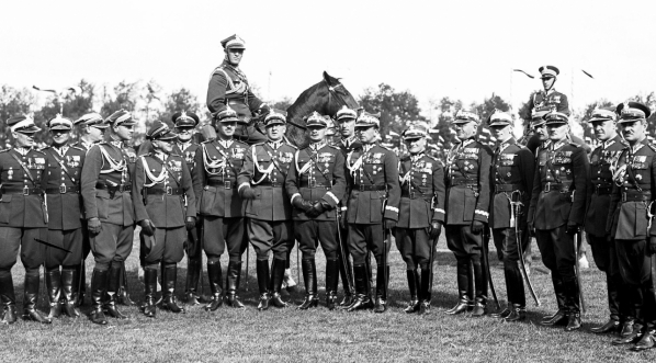  Święto Kawalerii w Krakowie z okazji 250 rocznicy Odsieczy Wiedeńskiej w październiku 1933 roku.  