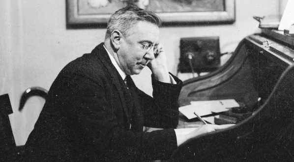  Bolesław Szczurkiewicz w swoim mieszkaniu w 1925 r.  