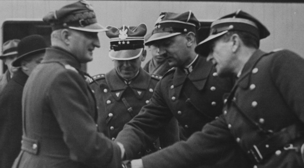  Powitanie nowego dyrektora Państwowego Urzędu Wychowania Fizycznego i Przysposobienia Wojskowego gen. Józefa Olszyny-Wilczyńskiego w Warszawie 30.10.1935 r.  