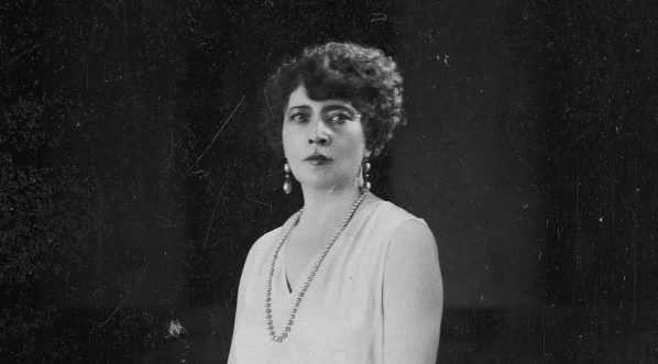  Maria Przybyłko-Potocka w przedstawieniu „Witaj Jutrzenko Swobody” z okazji dziesięciolecia odzyskania niepodległości w Teatrze Polskim w Warszawie w listopadzie 1928 r.  