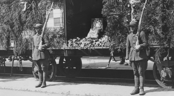  Uroczystości pogrzebowe mjr. Ludwika Idzikowskiego w Warszawie w sierpniu 1928 r.  