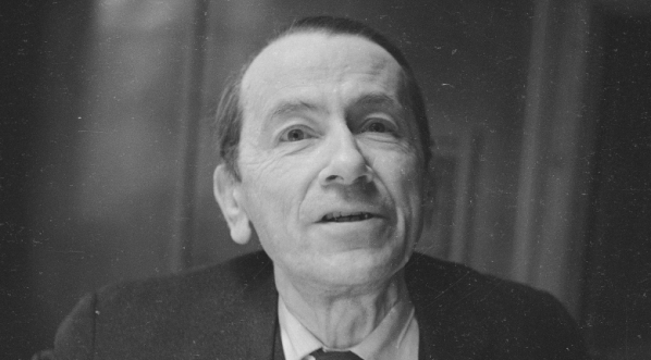  Zbigniew Świętochowski, spiker rozgłośni warszawskiej Polskiego Radia.  