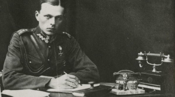  "Michał Grocholski / adjutant 12go Pułku Ułanów Podolskich".  