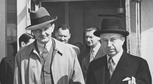  Wyjazd ambasadora RP Edwarda Raczyńskiego i prezesa Adama Koca do Londynu 9.07.1939 r.  