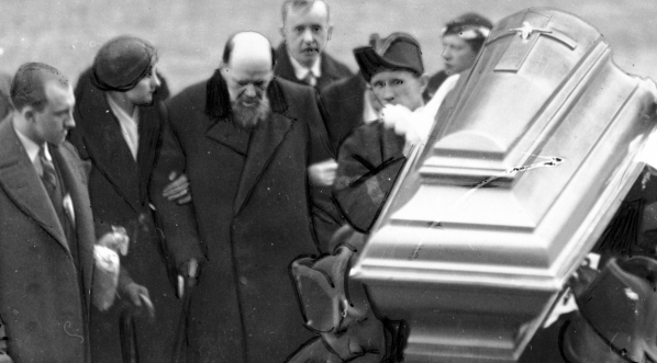  Pogrzeb syna Kazimierza Przerwy Tetmajera w maju 1933 r.  