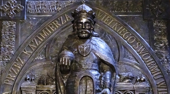  Tablica w katedrze w Poznaniu z wizerunkiem Bolesława Chrobrego i  jego nagrobka ufundowanego pierwszemu królowi Polski przez Kazimierza Wielkiego w XIV wieku.  