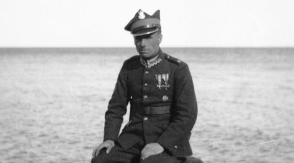  Wachmistrz Narcyz Witczak-Witaczyński nad Zatoką Gdańską.  