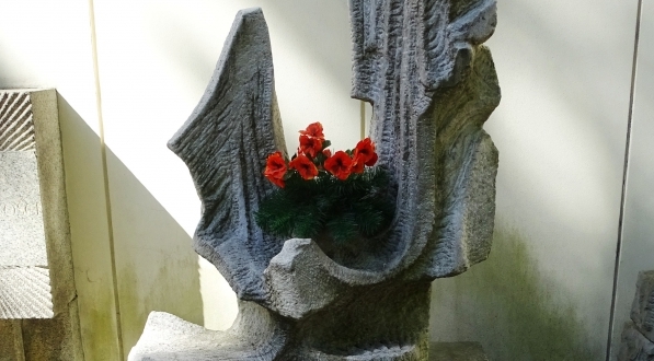  Grób Ady Sari (Jadwigi Szayer) na Starych Powązkach w Warszawie.  