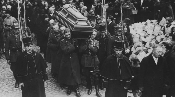  Pogrzeb mjr. pilota Jerzego Rychłowskiego w Poznaniu, 1.05.1929 r.  