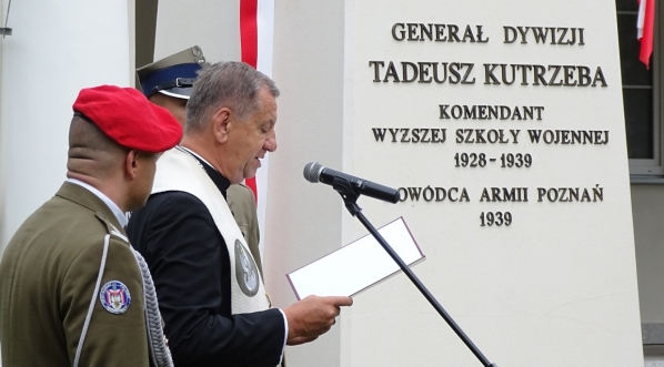  Uroczystość odsłonięcia pomnika gen. Tadeusza Kutrzeby w Akademii Sztuki Wojennej w Rembertowie 23.07.2020 r.  