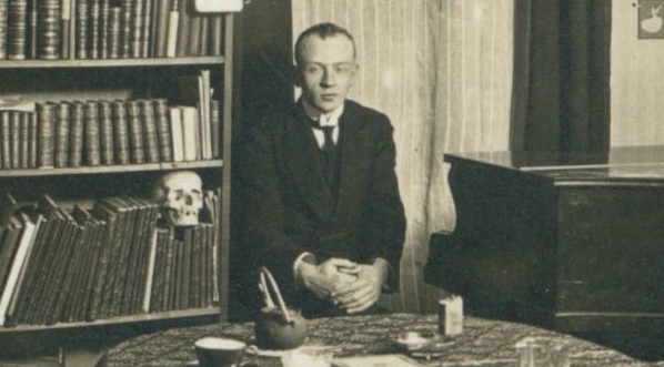  Karol Stromenger w swoim pokoju w Wiedniu w 1910 r.  