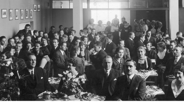  Spotkanie wigilijne w Warszawie dla młodzieży polonijnej studiującej w Polsce w grudniu 1933 r.  