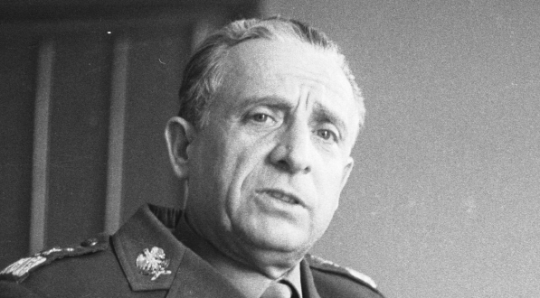  Marian Spychalski - inżynier architekt, marszałek Polski, Przewodniczący Rady Głównej SFOS, minister obrony narodowej.  