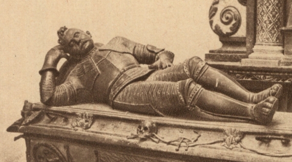  Cynowy sarkofag Mikołaja Sieniawskiego (†1636), Podczaszego Wielkiego Koronnego.  