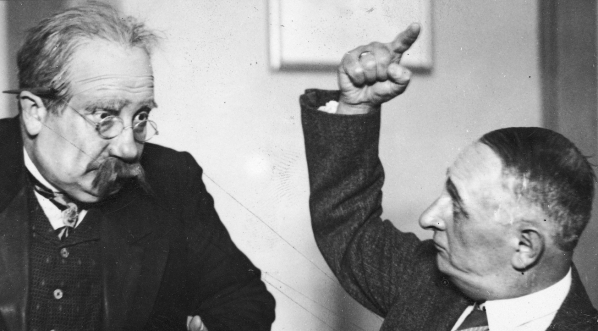  Przedstawienie „Codziennie o piątej” Maurice'a Hennequina i Pierre'a Vebera w Teatrze Nowym w Poznaniu w lipcu 1936 r.  