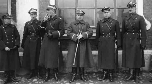  Dowódca Okręgu Korpusu nr 1 w koszarach 1 Dywizjonu Artylerii Konnej 26.02.1926 r.  