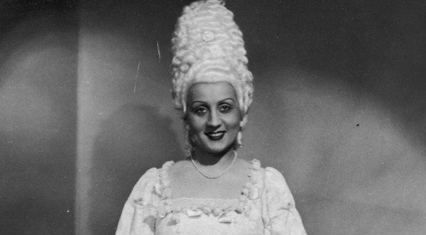  Lucyna Szczepańska w tytułowej roli w  operetce "Krysia Leśniczanka" w Teatrze "8.15" w Warszawie w czerwcu 1938 r.  