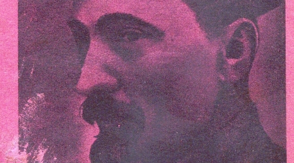  Okładka książki G. Pniewskiego "Dzierżyński - twórca czerezwyczajki'.  